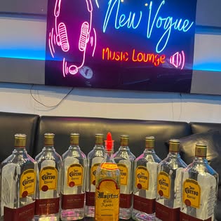 New Vogue Mabini 店内・ボトル棚